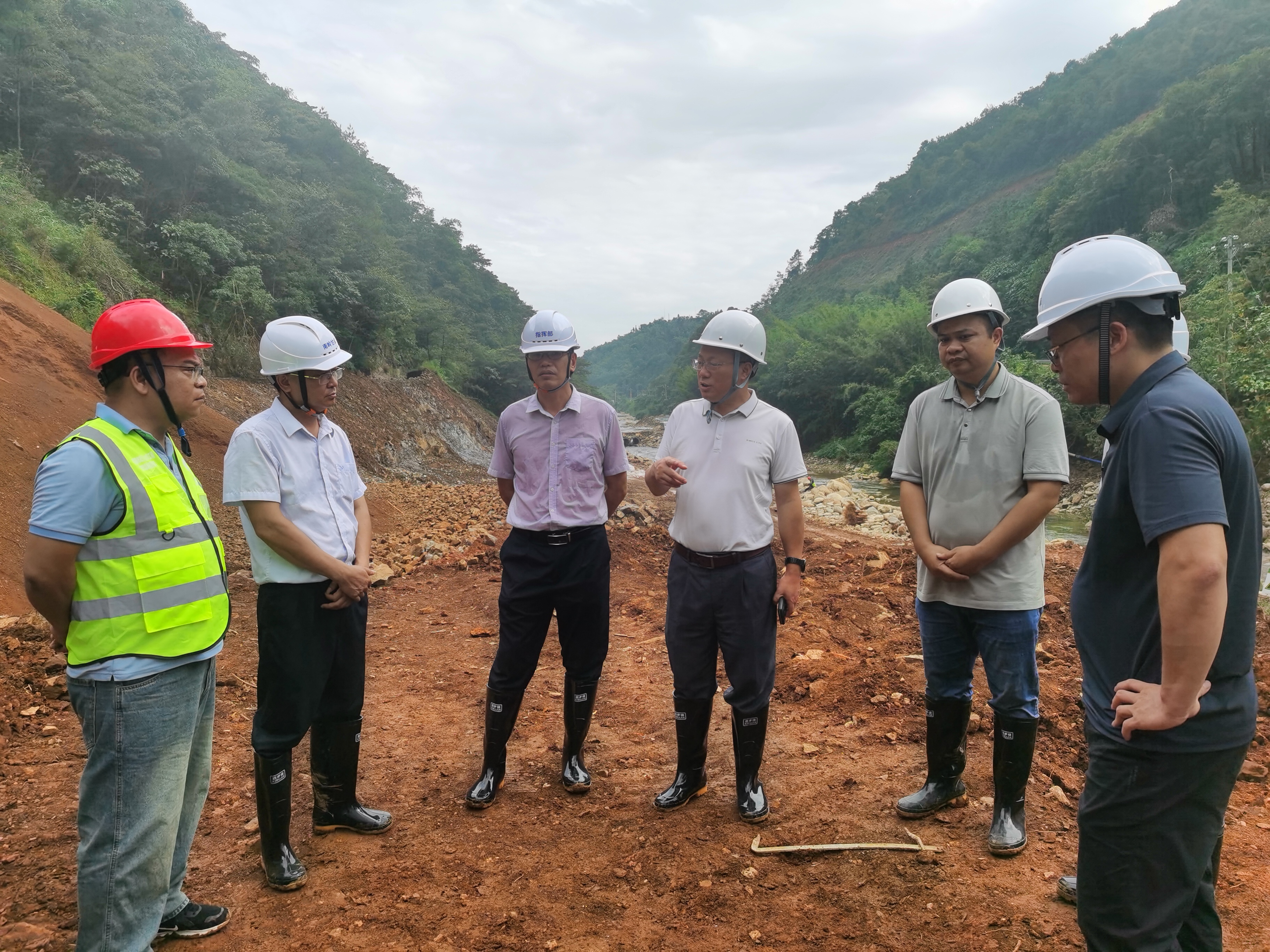 清遠市水利局赴英德市開展國慶前后在建水利工程安全生產和建設質量普遍性問題專項檢查